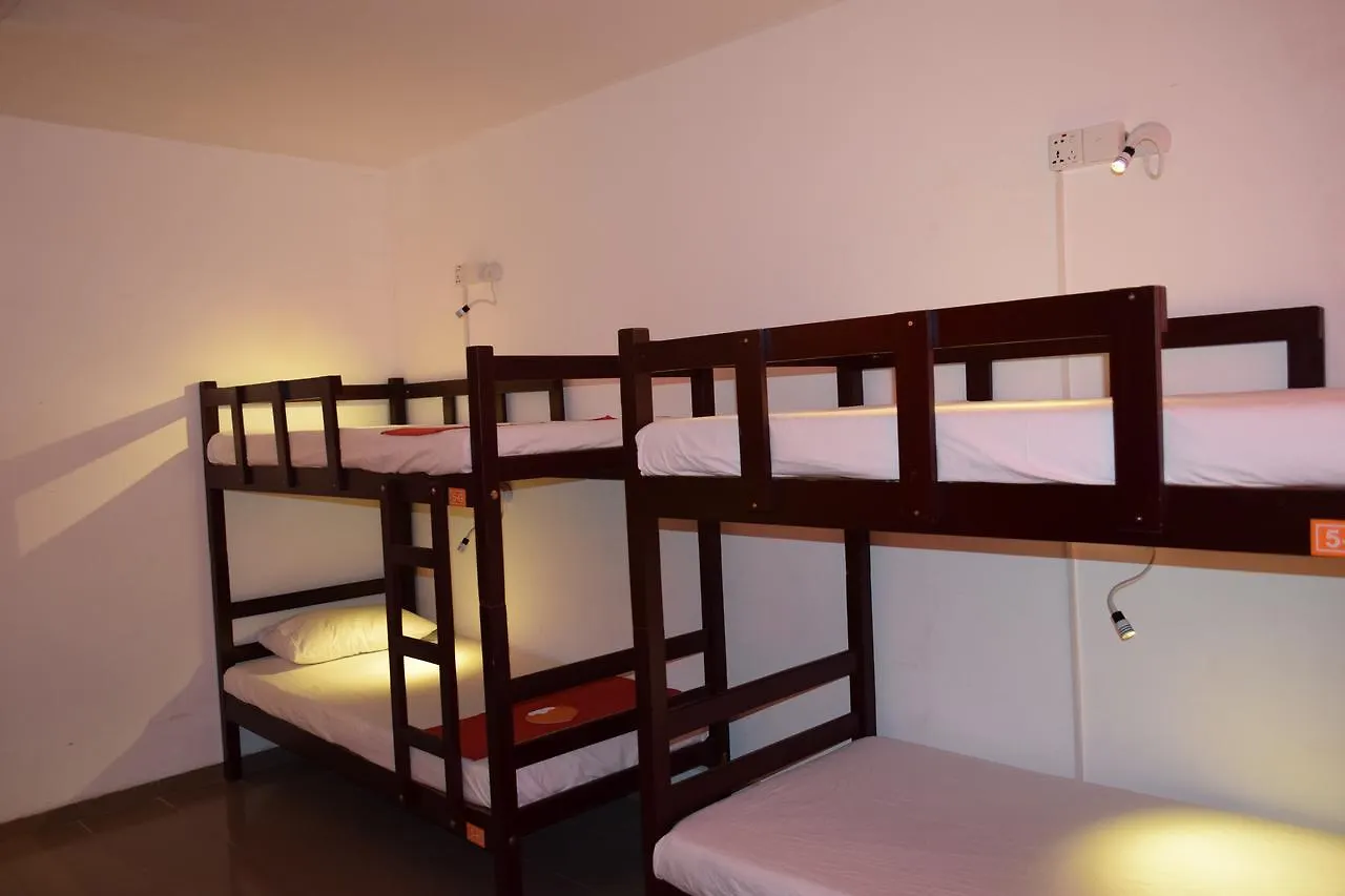 Thambili Adventure Resort Negombo 0*,
